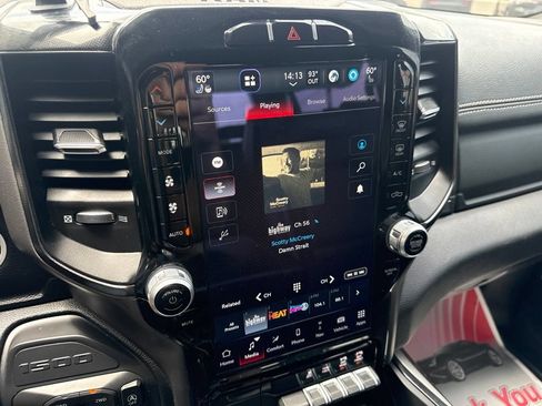 Used 2022 RAM 1500 Laramie AWD/4WD image 21