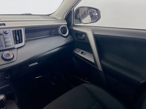 Used 2018 Toyota RAV4 LE image 22