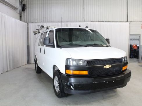 Used 2022 Chevrolet Express 2500 w/ Driver Convenience Package RWD image 39