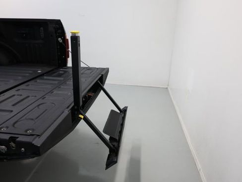 Used 2018 Ford F150 Raptor w/ Equipment Group 802A Luxury image 34