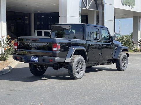 New 2026 Jeep Gladiator Sport AWD/4WD image 10