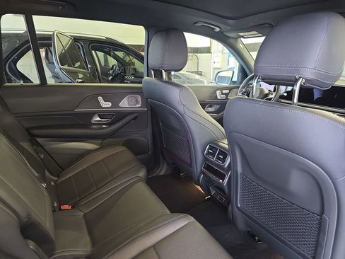 Certified 2024 Mercedes-Benz GLS 450 4MATIC image 11