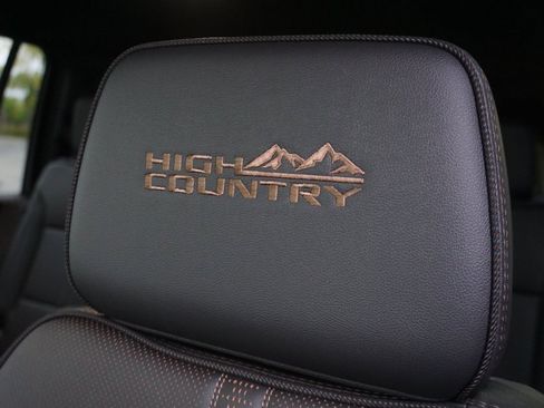 New 2026 Chevrolet Suburban High Country image 11