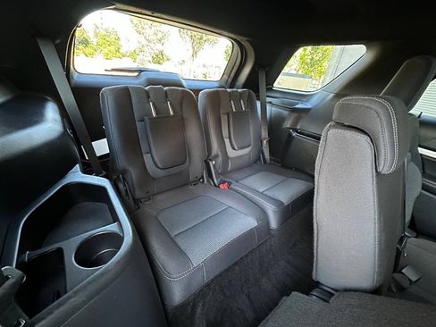 Used 2016 Ford Explorer XLT AWD/4WD image 25