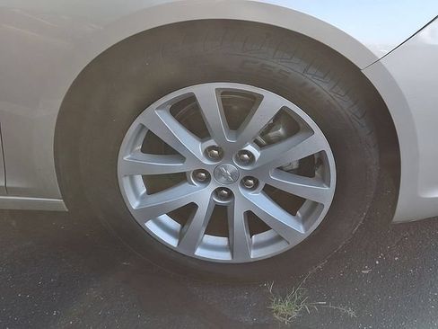 Used 2013 Chevrolet Malibu LT FWD image 4