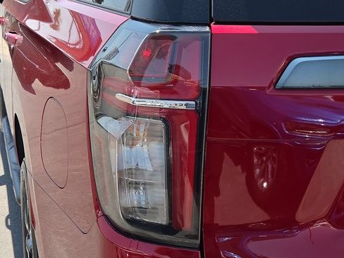 Used 2021 Chevrolet Tahoe RST w/ Luxury Package AWD/4WD image 9