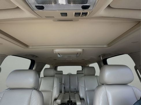 Used 2011 GMC Yukon XL Denali image 25