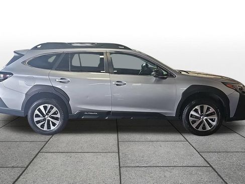 Used 2023 Subaru Outback Premium AWD/4WD image 4