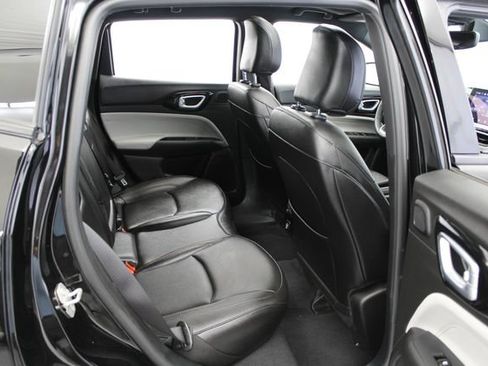 Used 2024 Jeep Compass Limited w/ Sun and Sound Group AWD/4WD image 17