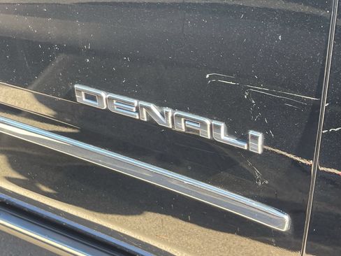 Used 2019 GMC Yukon Denali w/ Denali Ultimate Package RWD image 4