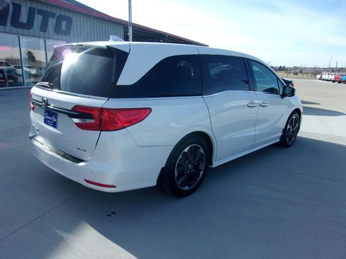 Used 2022 Honda Odyssey Elite image 3