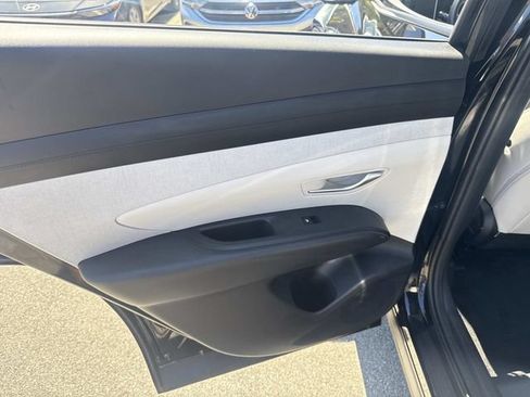 Certified 2025 Hyundai Tucson SEL AWD/4WD image 17