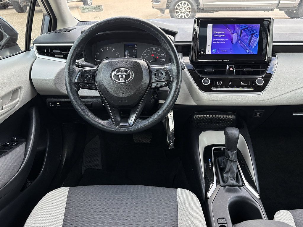 Used 2025 Toyota Corolla LE FWD image 10