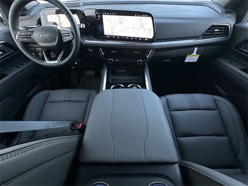 New 2026 Chevrolet Suburban RST image 7