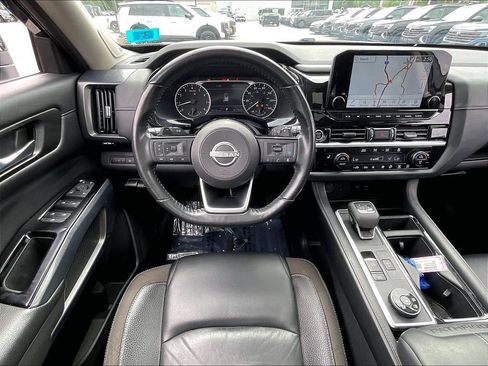 Used 2022 Nissan Pathfinder SL w/ SL Premium Package AWD/4WD image 17