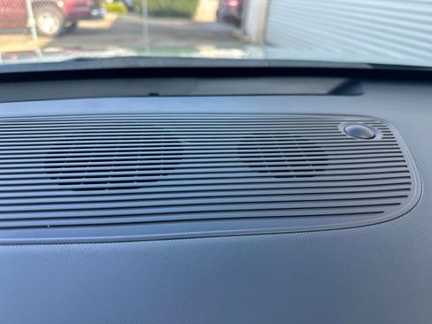 Used 2025 Hyundai Kona SEL image 18