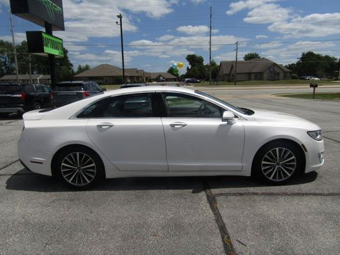 Used 2017 Lincoln MKZ Premiere FWD image 9