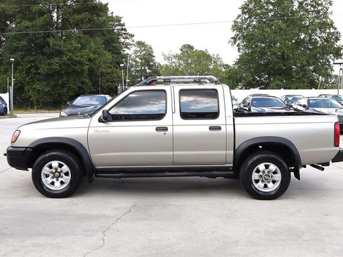 Used 2000 Nissan Frontier XE RWD image 4