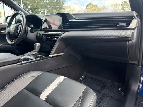 Used 2025 Toyota Camry SE w/ Convenience Package image 64