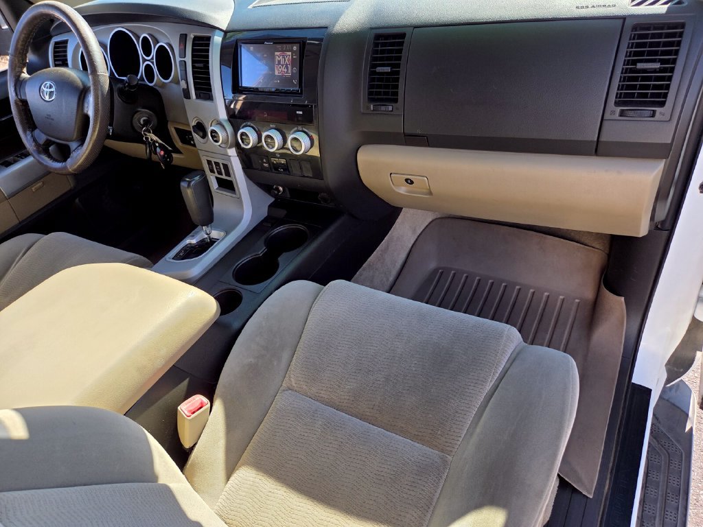 Used 2008 Toyota Sequoia SR5 w/ Towing Pkg AWD/4WD image 17