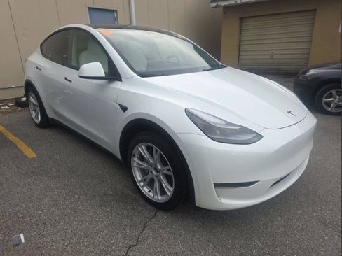 Used 2023 Tesla Model Y Long Range AWD/4WD image 4