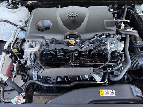 Used 2024 Toyota Camry SE image 29