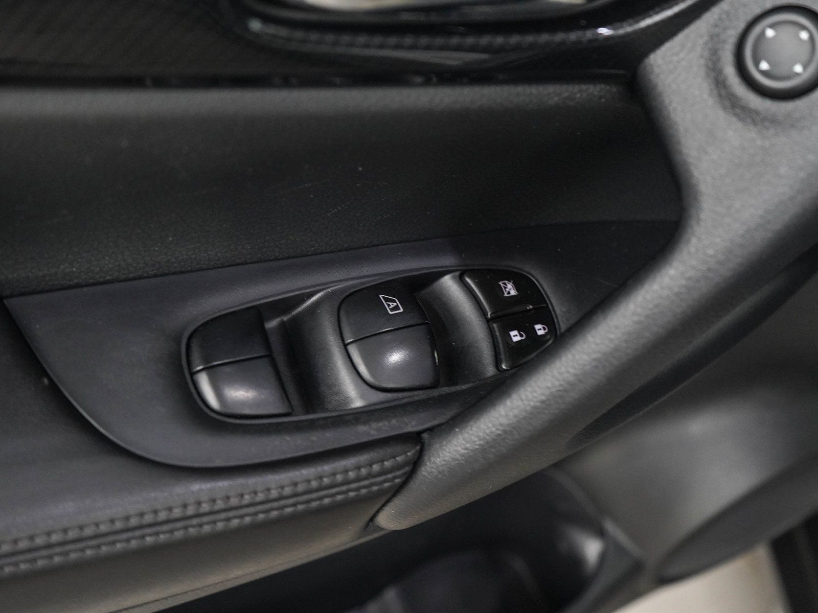 Used 2019 Nissan Rogue SL AWD/4WD image 20