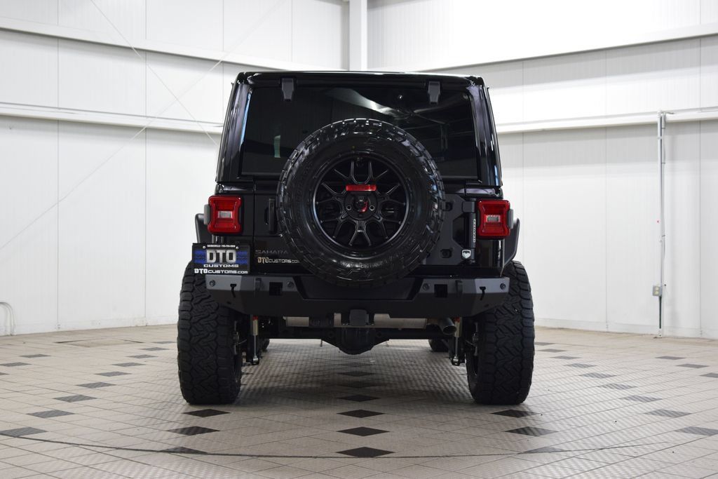 Used 2025 Jeep Wrangler Unlimited Sahara AWD/4WD image 6
