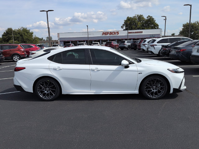 Used 2025 Toyota Camry SE FWD image 8