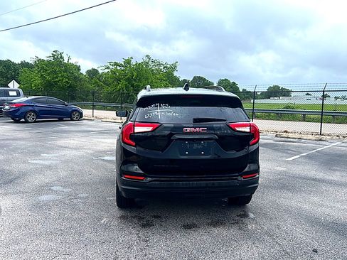 Used 2023 GMC Terrain SLT w/ Tech Package image 6