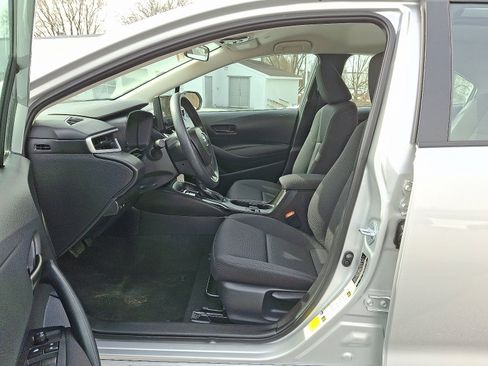 Used 2025 Toyota Corolla LE FWD image 15