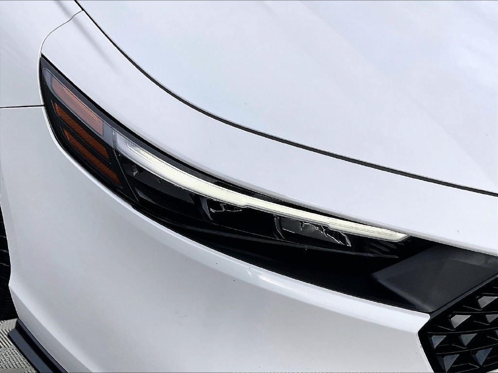 Used 2023 Honda Accord EX image 31