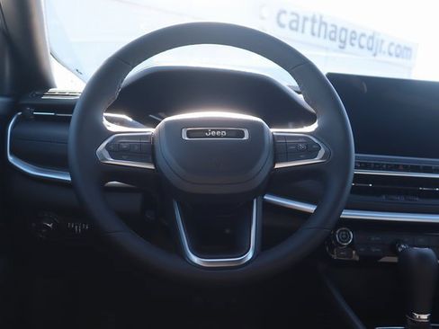 New 2026 Jeep Compass Latitude image 4