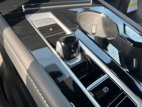 Certified 2025 Volkswagen Atlas Cross Sport SEL R-Line image 36