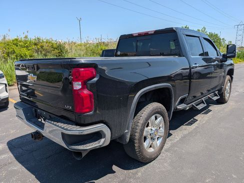 Used 2022 Chevrolet Silverado 2500 LTZ w/ LTZ Premium Package AWD/4WD image 8