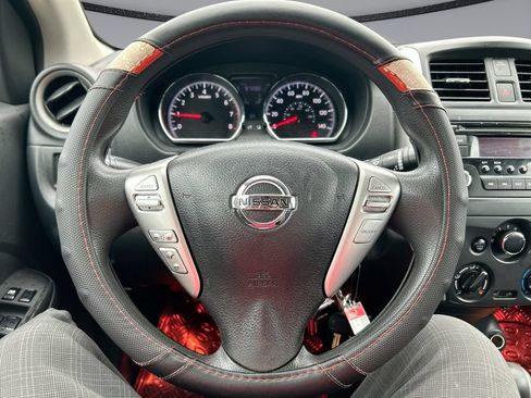 Used 2018 Nissan Versa SV FWD image 14