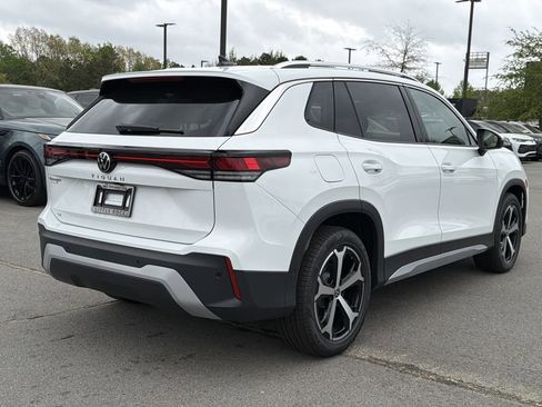 New 2026 Volkswagen Tiguan SE FWD image 5