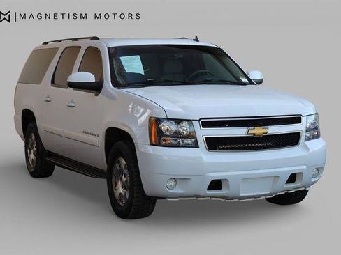 Used 2008 Chevrolet Suburban LT w/ LT Preferred Equipment Group RWD image 6