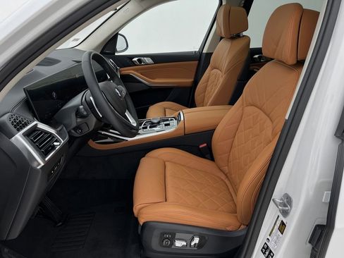 Certified 2026 BMW X7 xDrive40i w/ Premium Package image 11