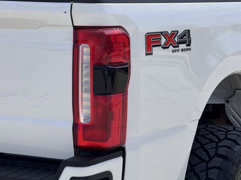 Used 2023 Ford F250 Lariat w/ Sport Appearance Package image 12