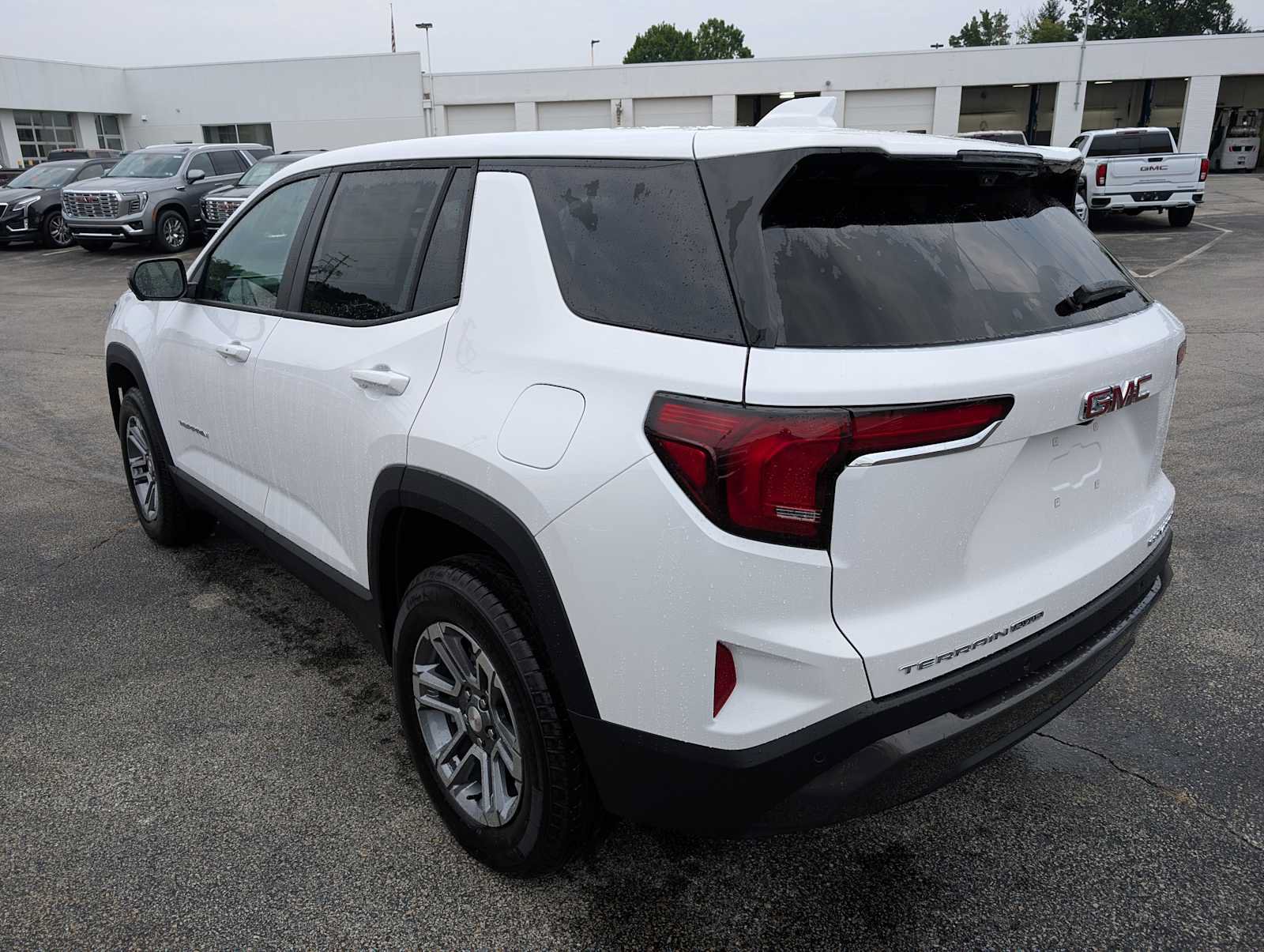 New 2027 GMC Terrain Elevation w/ Technology Package II AWD/4WD image 9