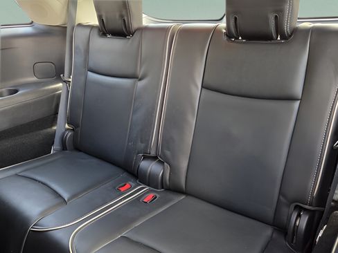 Used 2017 INFINITI QX60 FWD w/ Deluxe Technology Package image 10