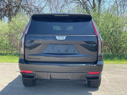Certified 2024 Cadillac Escalade Sport w/ LPO, ONYX Package AWD/4WD image 4