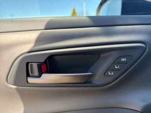 Used 2025 Toyota Crown Nightshade image 19