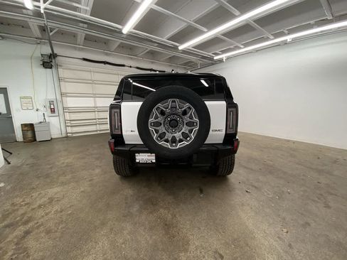 Used 2024 GMC Hummer EV 3X w/ LPO, Illumination Package image 5