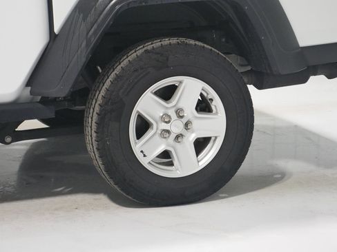 Used 2020 Jeep Gladiator Sport w/ Quick Order Package 24S image 28