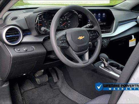 New 2026 Chevrolet Trax LS w/ LS Convenience Package FWD image 7