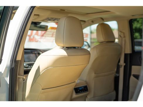 Used 2017 Toyota Highlander XLE FWD image 33