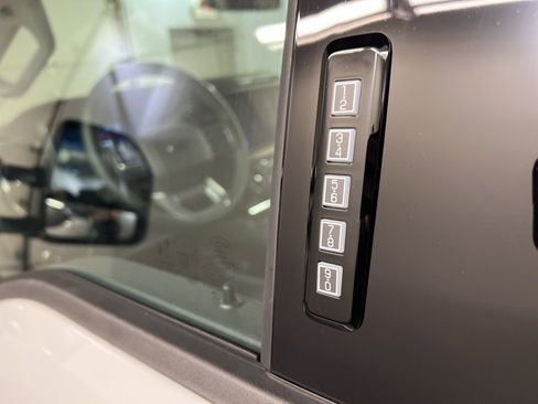 New 2026 Ford F250 Lariat w/ Black Appearance Package image 39