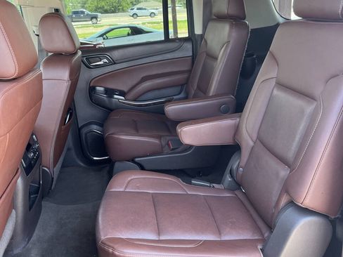 Used 2018 Chevrolet Suburban Premier AWD/4WD image 15